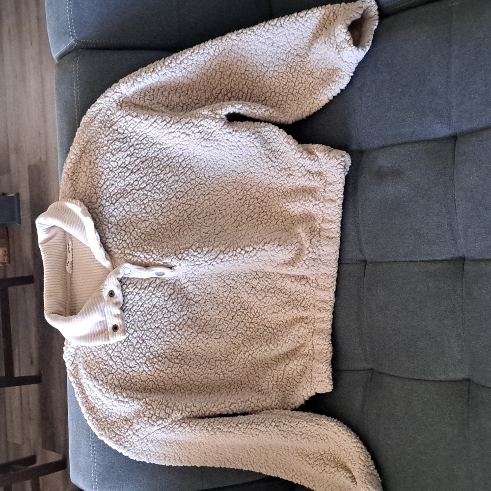 Girl's Fuzzy Sweater Beige XL